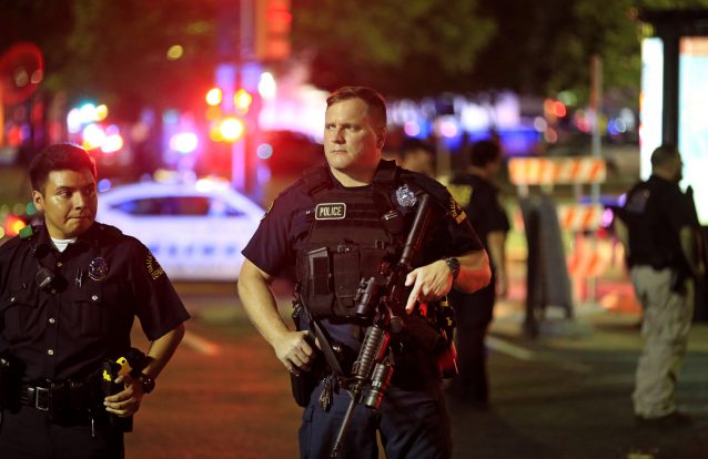 Cinco polícias mortos num protesto em Dallas