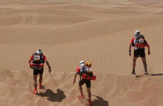 Cinco portugueses vão atravessar o deserto do Sahara a pé, por desporto 