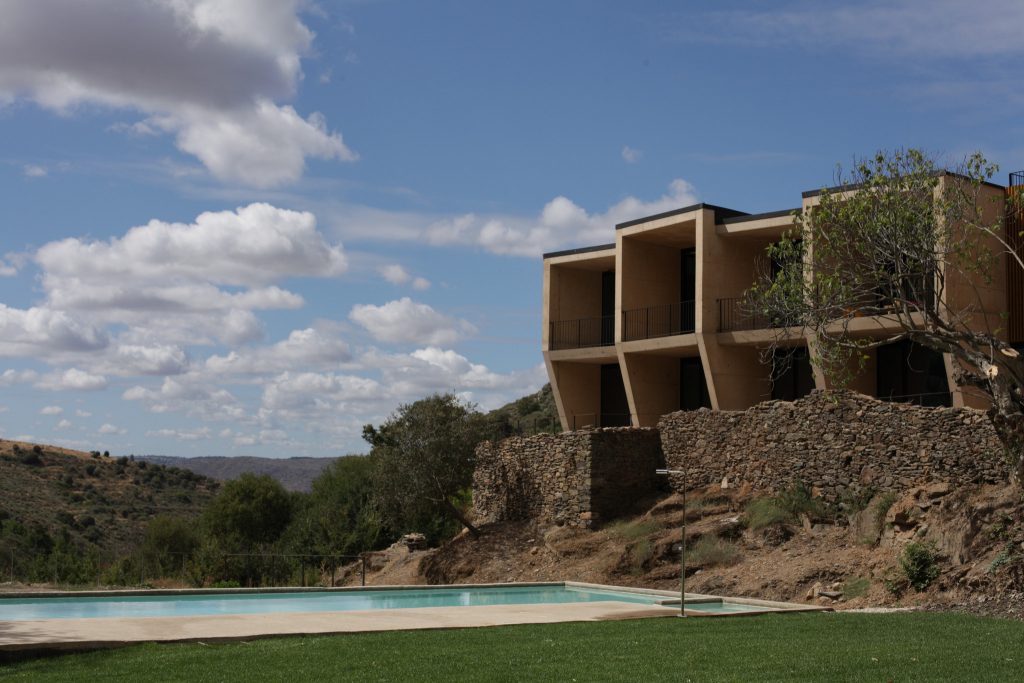 Colmeal Countryside Hotel. À espera que voltem as colmeias
