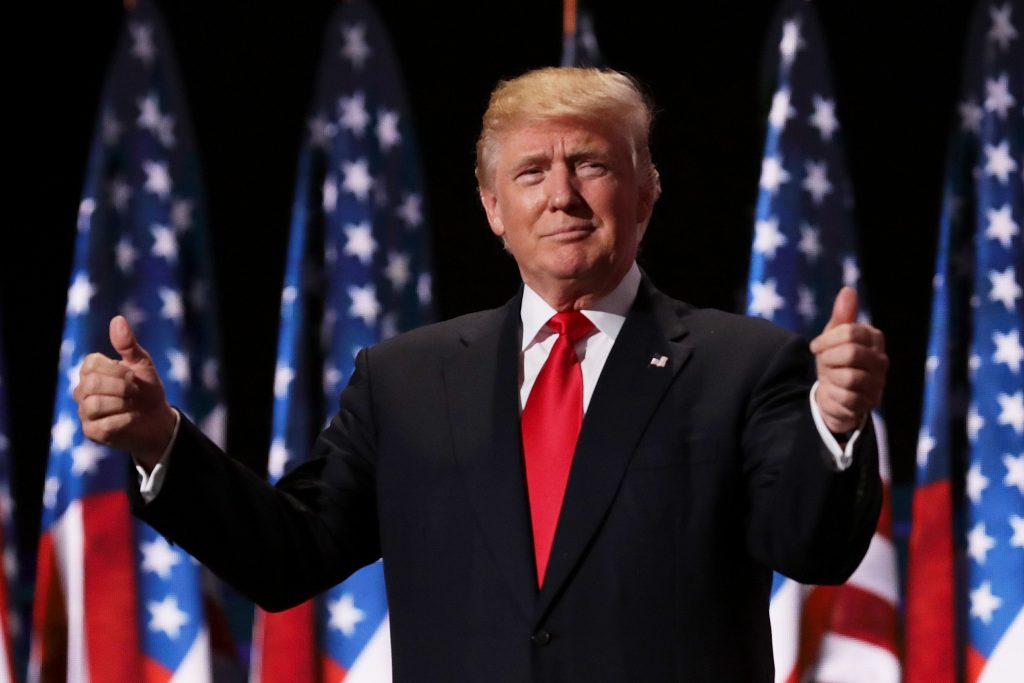 Como é que Trump acha que a costa leste podia combater o frio que aí vem? Com "um pouco" do aquecimento global