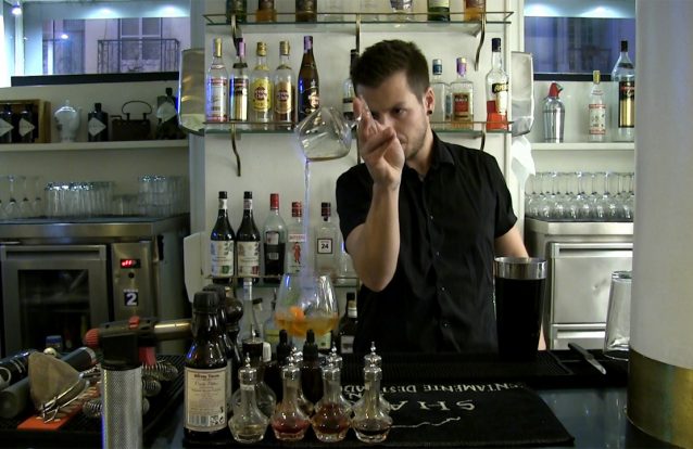 Como fazer o Hot Tub, um dos melhores cocktails com rum do Bistro 100 Maneiras?