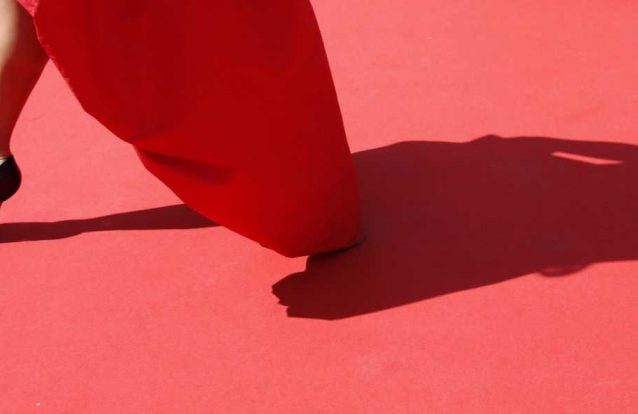 Como usar saltos altos sem dar cabo da coluna