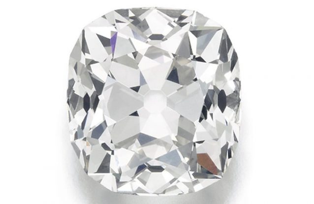 Comprou um anel numa feira e, 30 anos depois, descobriu que a joia vale uma fortuna