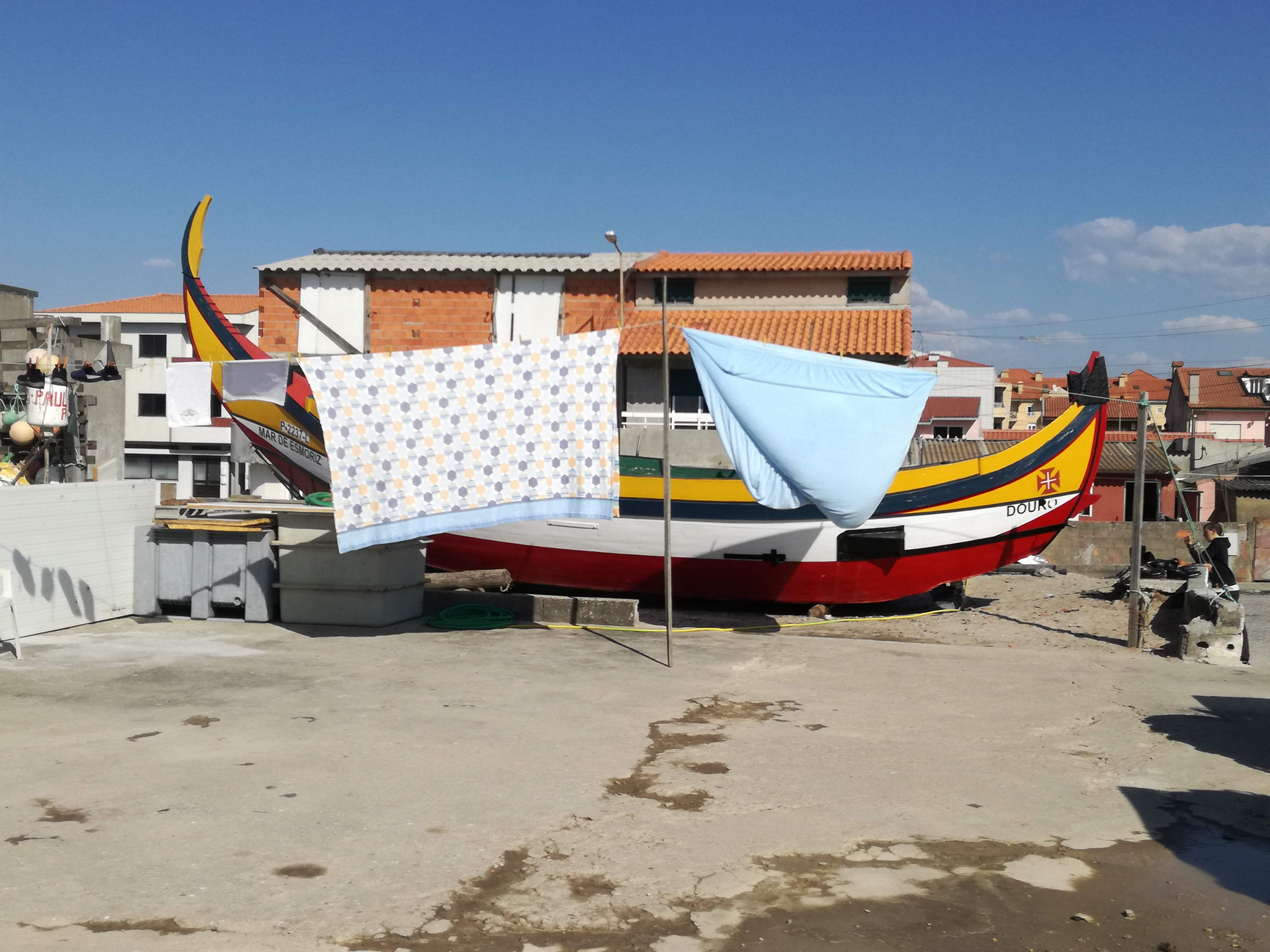 Cozinheiro escapa da morte após 3 dias no fundo do mar