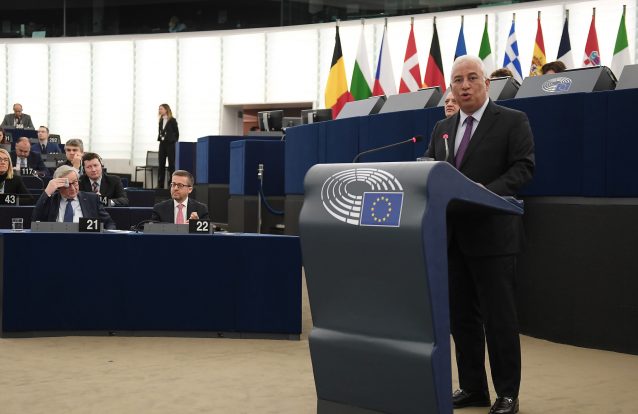 Costa fala das "opções diferentes" que fez e Juncker rende homenagem a Portugal
