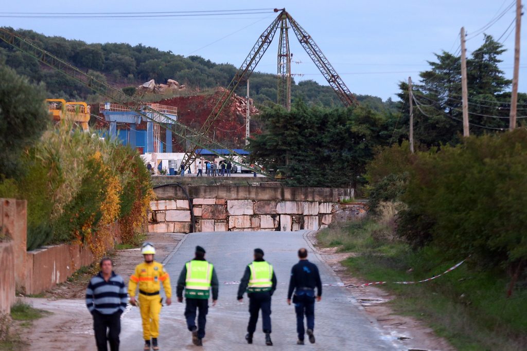 Costa garante que "o Governo não sabia" que estrada de Borba estava em risco