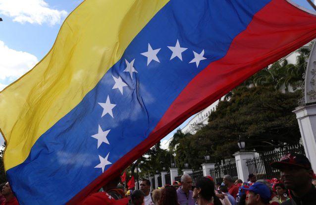 Costa garante que todos os instrumentos serão ativados para apoiar portugueses na Venezuela