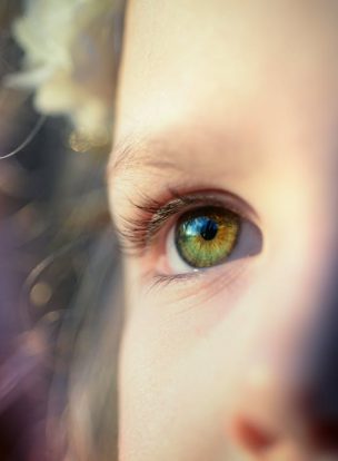 Crianças e adultos vêem (literalmente) o mundo de maneira diferente