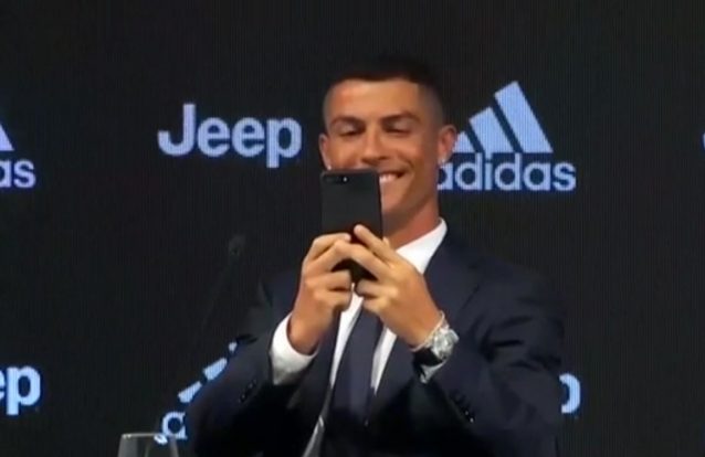 Cristiano Ronaldo: "Escolher a Juve foi decisão fácil. Venho quase rejuvenescer"