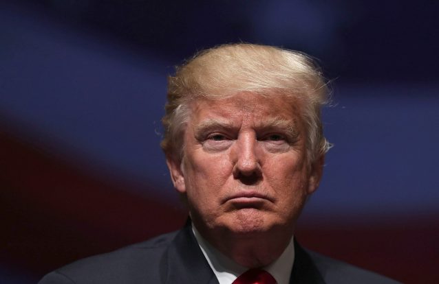 Da cabeça de Trump diretamente para o Twitter? Casa Branca pondera supervisão prévia aos 'tweets' do Presidente