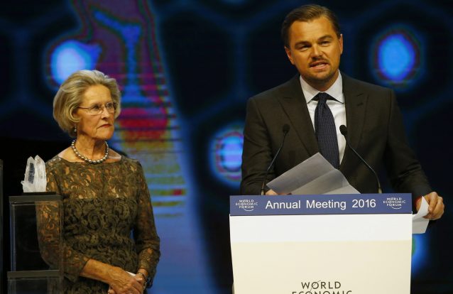 Davos discute futuro mundial com terrorismo e crise migratória em pano de fundo