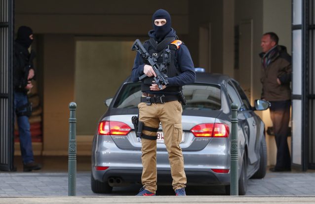 Detidos dois suspeitos dos ataques de Paris e Bruxelas