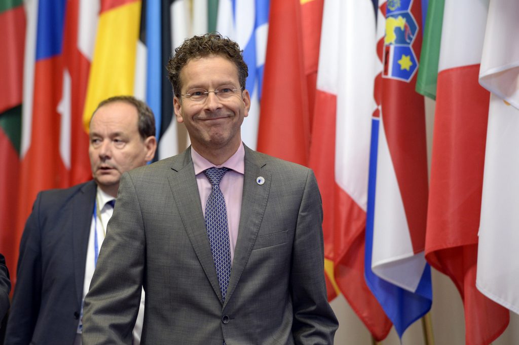 Dijsselbloem critica países do Sul que gastam “tudo em copos e mulheres”