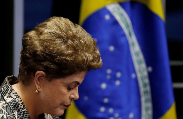 Dilma Rousseff diz que jamais renunciará e que é alvo de golpe de estado