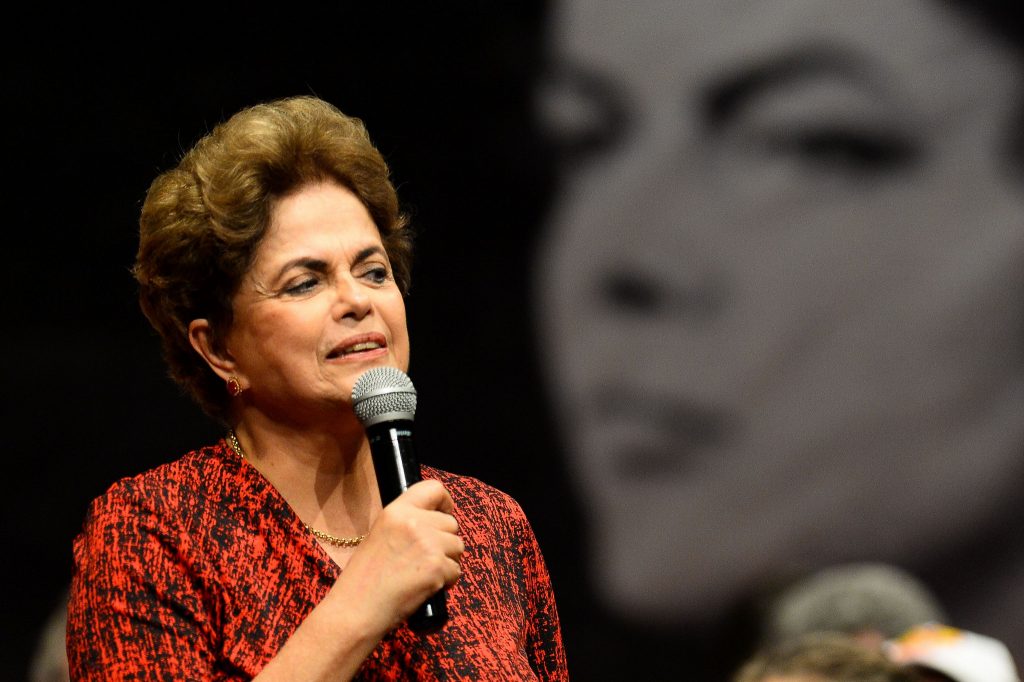 Dilma Rousseff perde mandato presidencial no Brasil