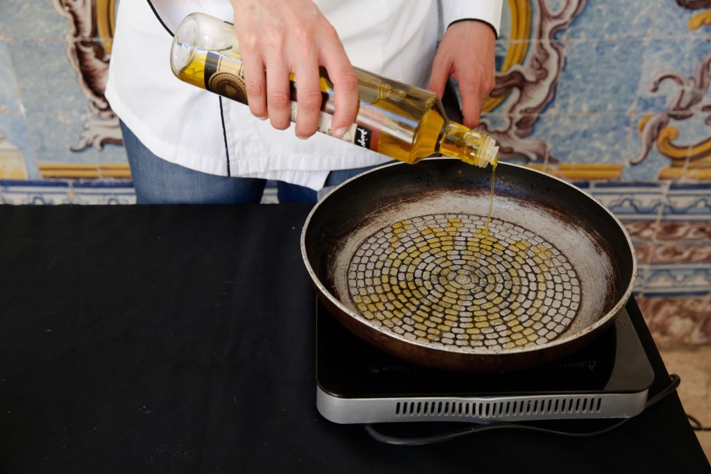 Divirta-se a cozinhar e ajude quem mais precisa