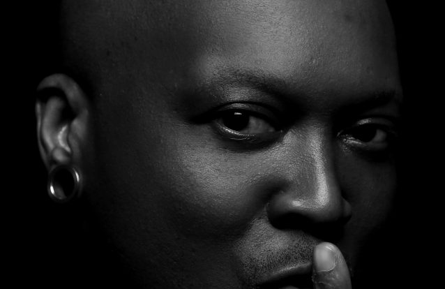 Do mundo para o Hard Club, ao som de ‘big man’