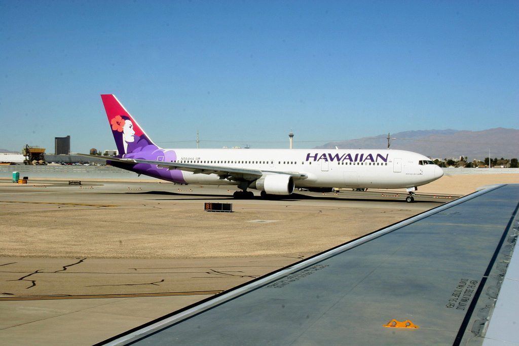 Drama na Hawaiian Airlines: Avião aterra antes do destino depois de morte de comissário de bordo