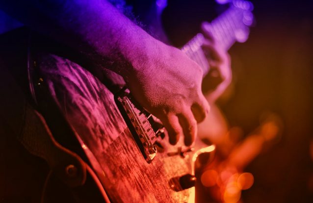 É homem e gosta de rock? Pode ser por ter altos níveis de testosterona