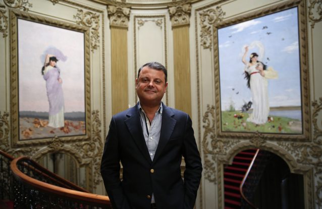 É opositor mas não concorre contra Costa