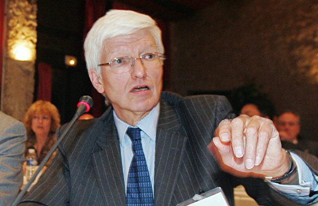 "É preciso descarbonizar o planeta"