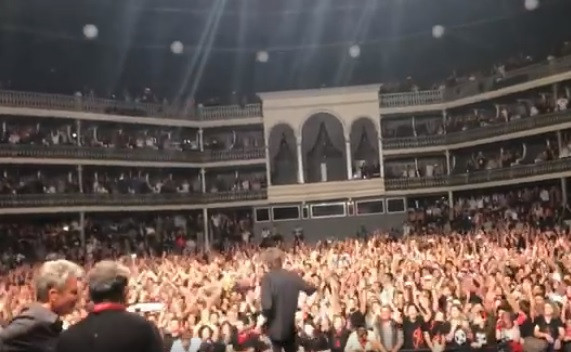 "E salta, Zé, e salta, Zé, olé": O último tributo dos fãs a Zé Pedro