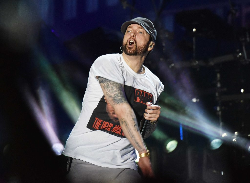 Efeitos sonoros confundidos com tiros geraram pânico em concerto de Eminem
