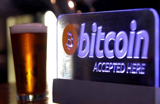 Ele diz que é o pai da bitcoin. Mas quem acredita?
