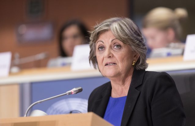 Elisa Ferreira vai-se abster em decisões com impacto nos interesses do marido