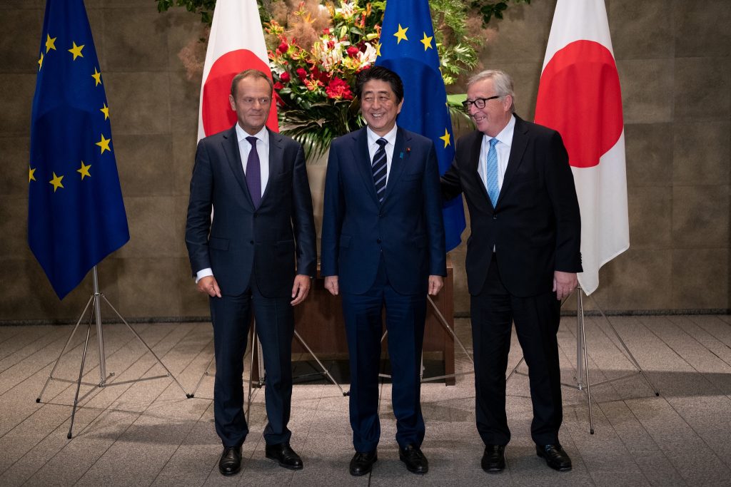 Enquanto Trump levanta muros, UE e Japão assinam novo acordo comercial