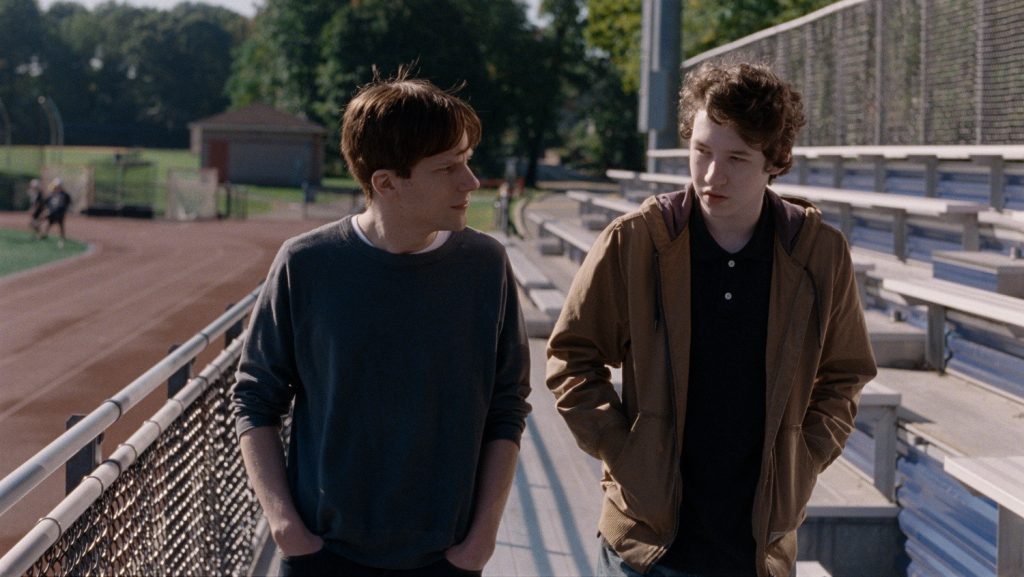 'Ensurdecedor': Como se fala com um filho adolescente?