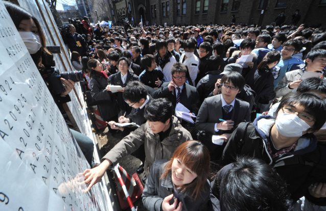 Escândalo no Japão: Universidade acusada de manipular exames para deixar mulheres de fora
