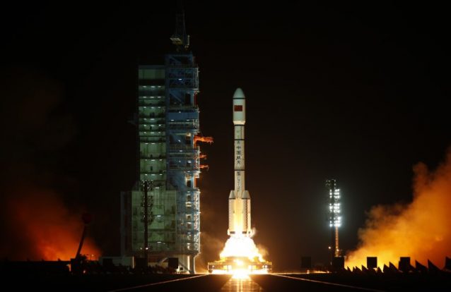 Estação espacial chinesa desintegra-se ao reentrar na atmosfera