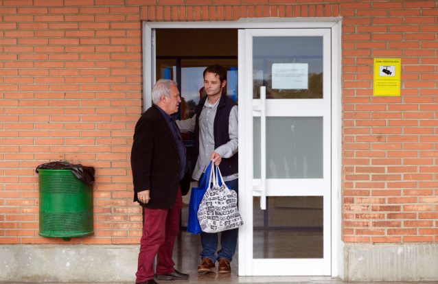 Esteve 12 anos preso por violações que não cometeu e agora pede seis milhões