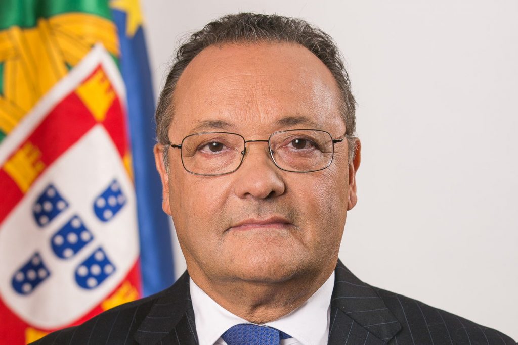 Ex-Secretário de Estado da Saúde diz que se demitiu por "grave violação" da sua privacidade