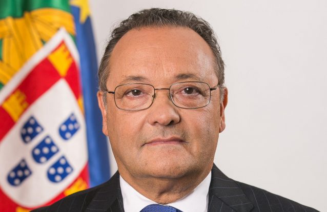 Ex-Secretário de Estado da Saúde diz que se demitiu por "grave violação" da sua privacidade