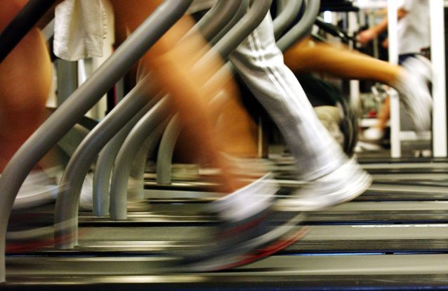 Exercício físico intenso três vezes por semana pode abrandar Parkinson