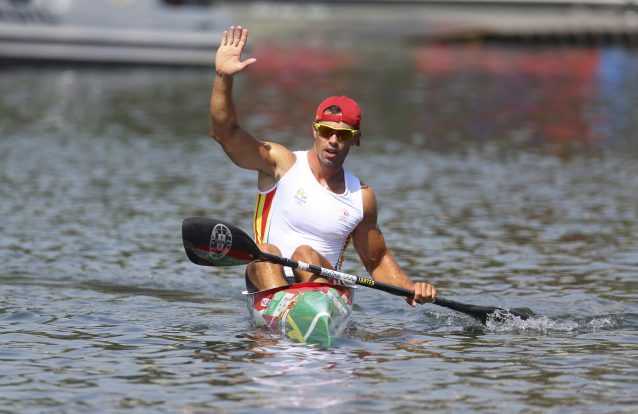 Fernando Pimenta é campeão do mundo de canoagem