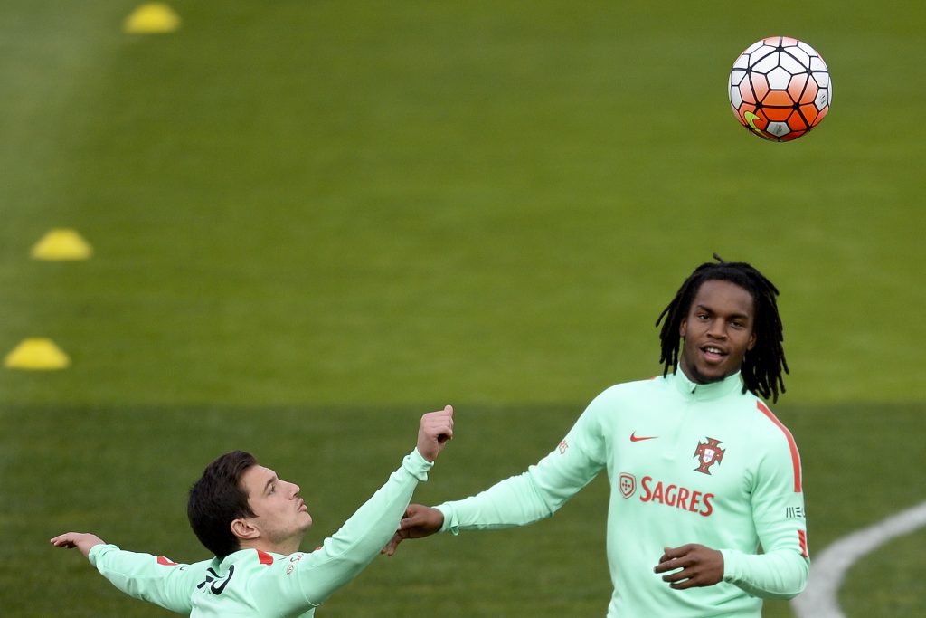 Fernando Santos muda uma dúzia para o Euro-2016
