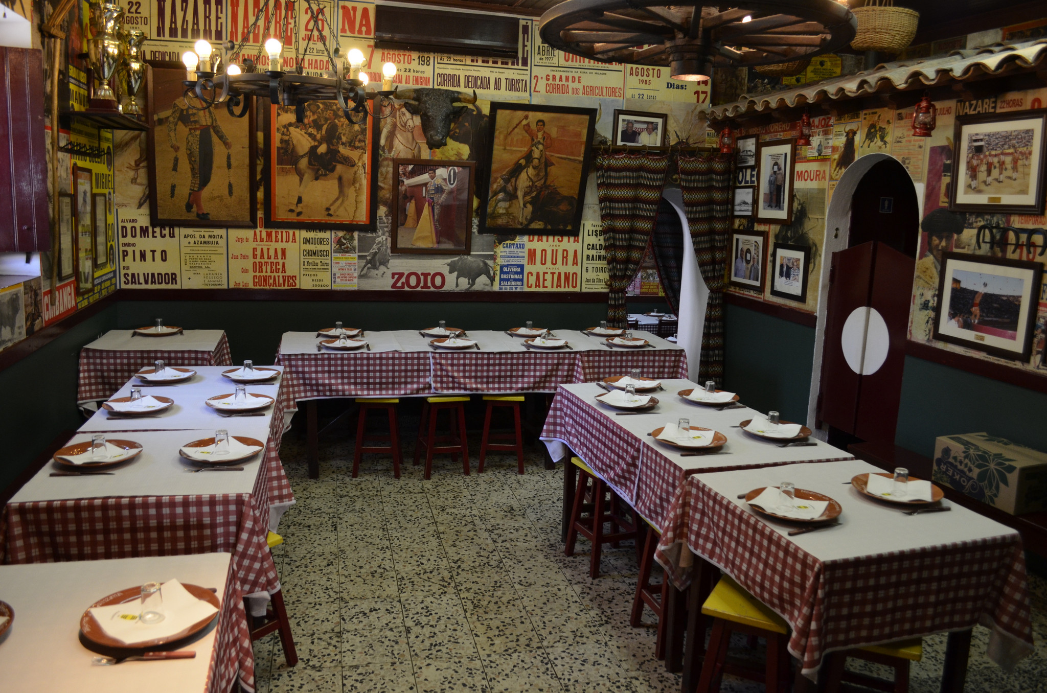 Visão | Festa ribatejana no restaurante Taberna do Quinzena, em Santarém