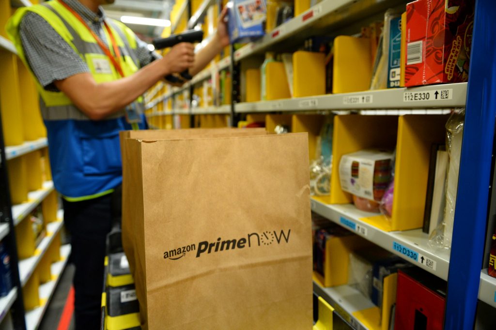 Fraldas, fruta ou arroz? A Amazon entrega num instante