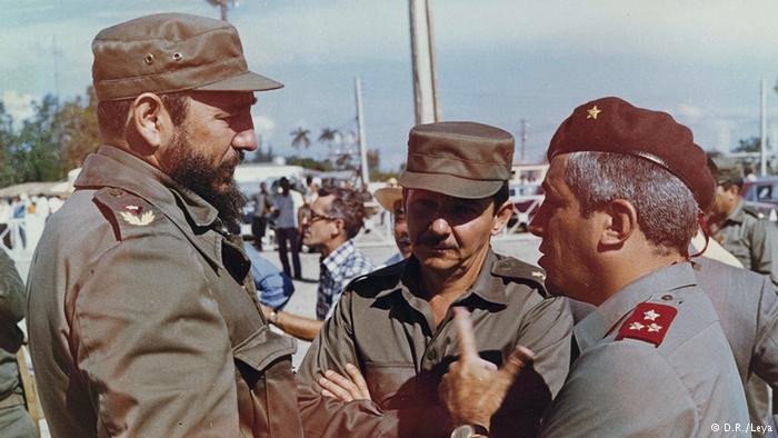 Fraternalmente, Fidel