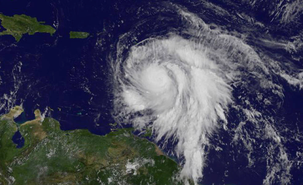 Furacão Maria arrasa tudo à passagem pela Dominica
