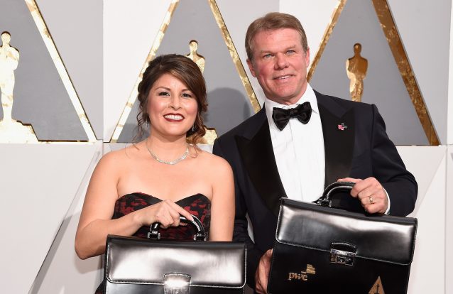 Gaffe dos Oscars: Responsáveis pelos envelopes já têm guarda-costas
