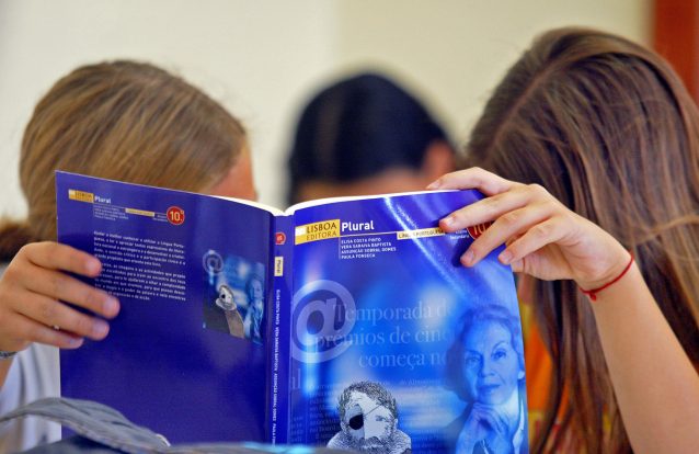Gaia quer oferecer manuais escolares até ao nono ano