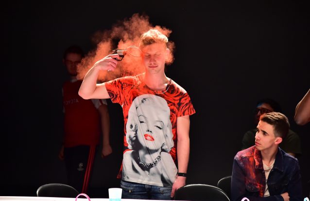 'Gatilho da Felicidade', uma peça de teatro à queima-roupa