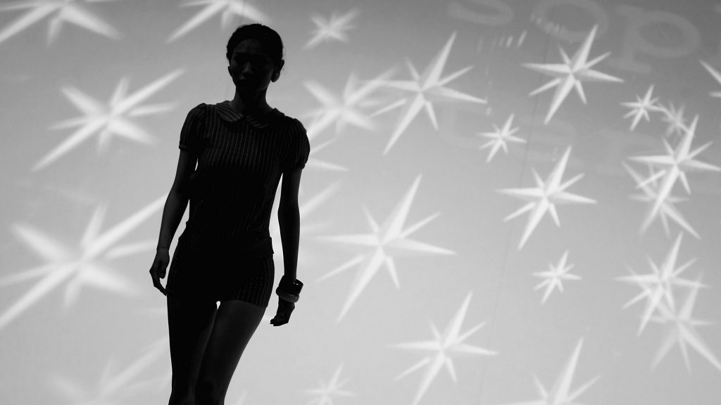 Gigantes da moda decidem proibir tamanhos pequenos e modelos menores de 16 anos