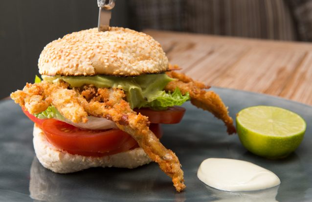 Guacamole Crab Burger, por Camilo Jaña