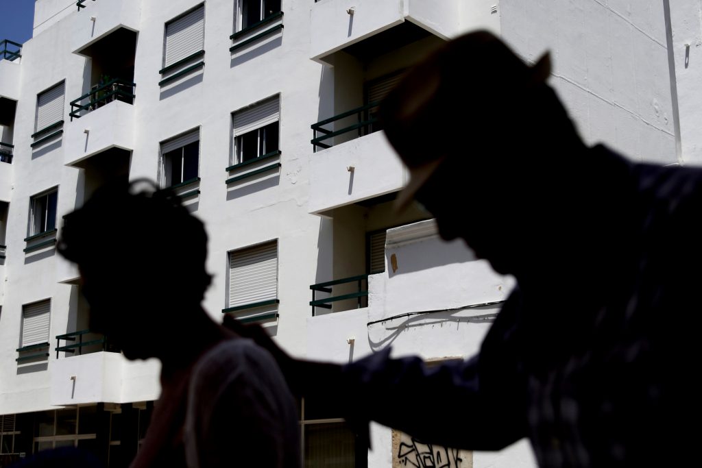 Há um manual online sobre violência doméstica