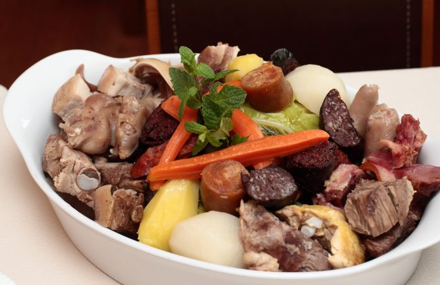 Hoje há cozido à portuguesa: Os melhores restaurantes, em Lisboa e no Porto, para comer o prato nacional